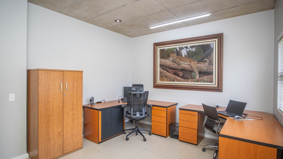 5 Bedroom Property for Sale in The Coves North West